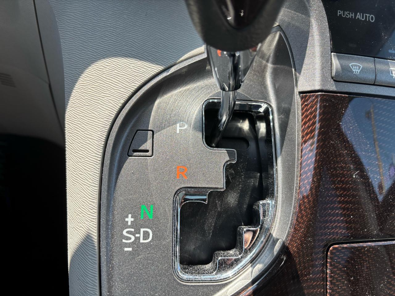 2009 Toyota Venza XLE, Leather, Panoramic Sunroof, New Tires - Photo #12
