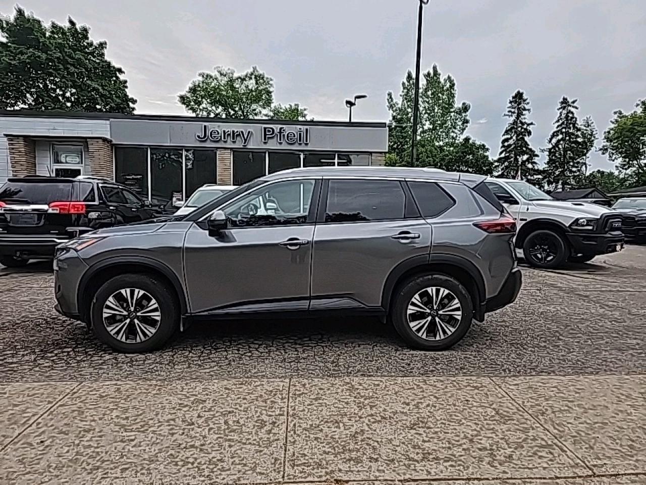 2023 Nissan Rogue SV Moonroof SUNROOF, REMOTE START Photo