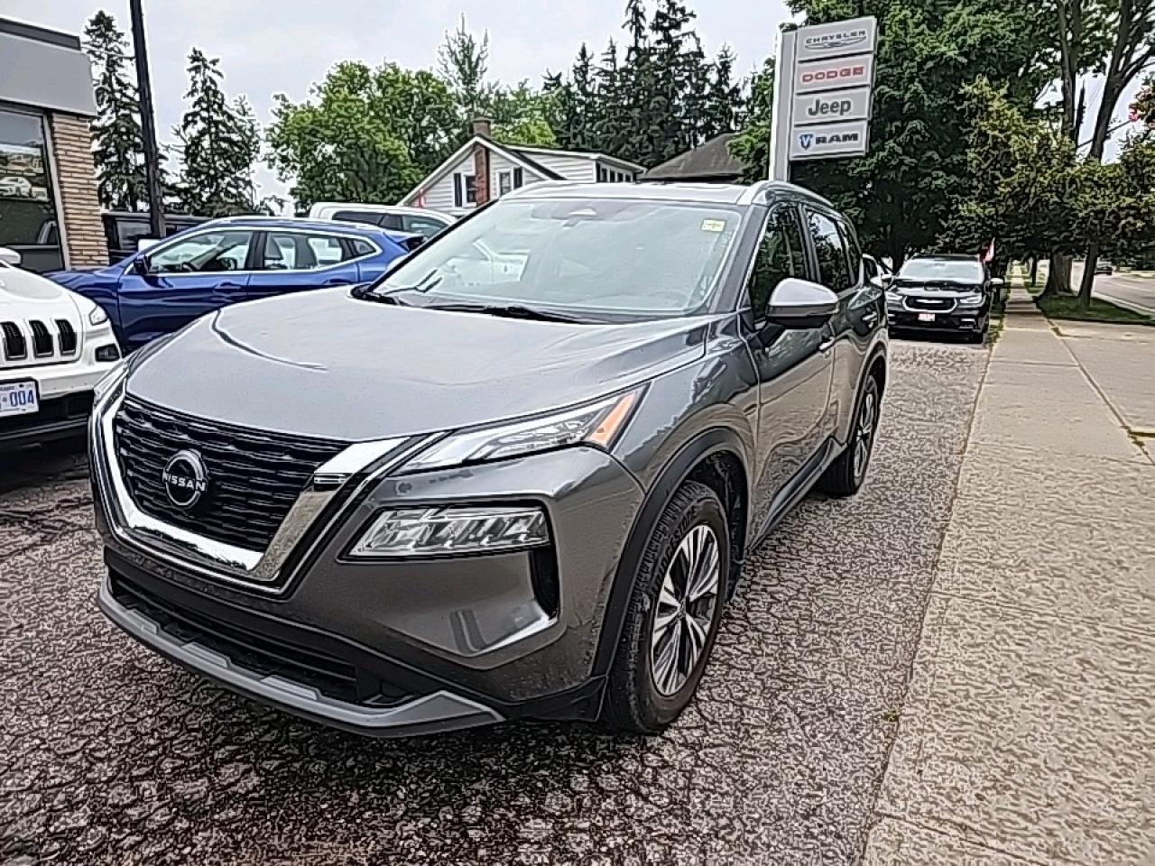 Used 2023 Nissan Rogue SV Moonroof SUNROOF for sale in New Hamburg, ON