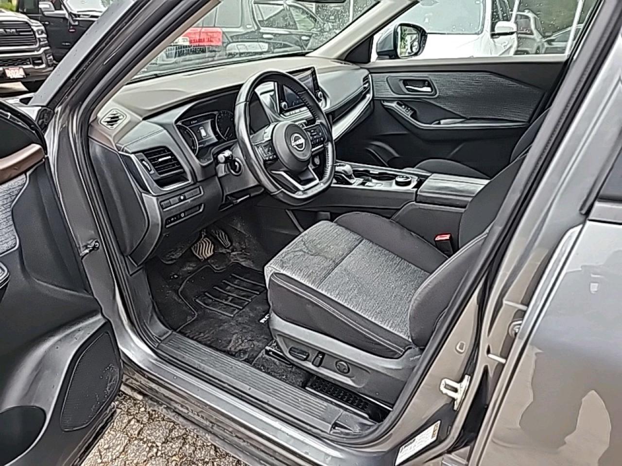 2023 Nissan Rogue SV Moonroof SUNROOF, REMOTE START Photo