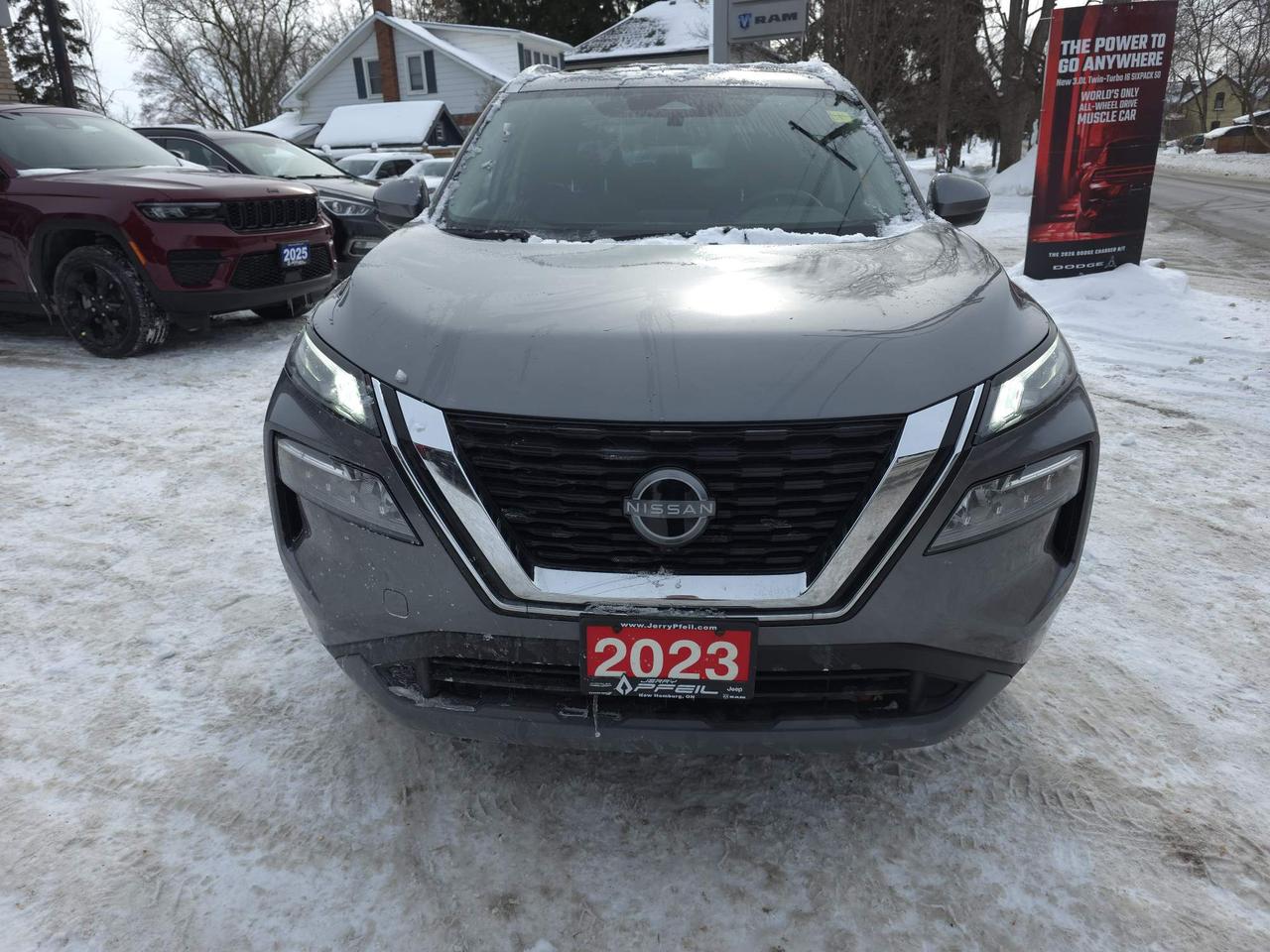 2023 Nissan Rogue SV Moonroof SUNROOF, REMOTE START Photo