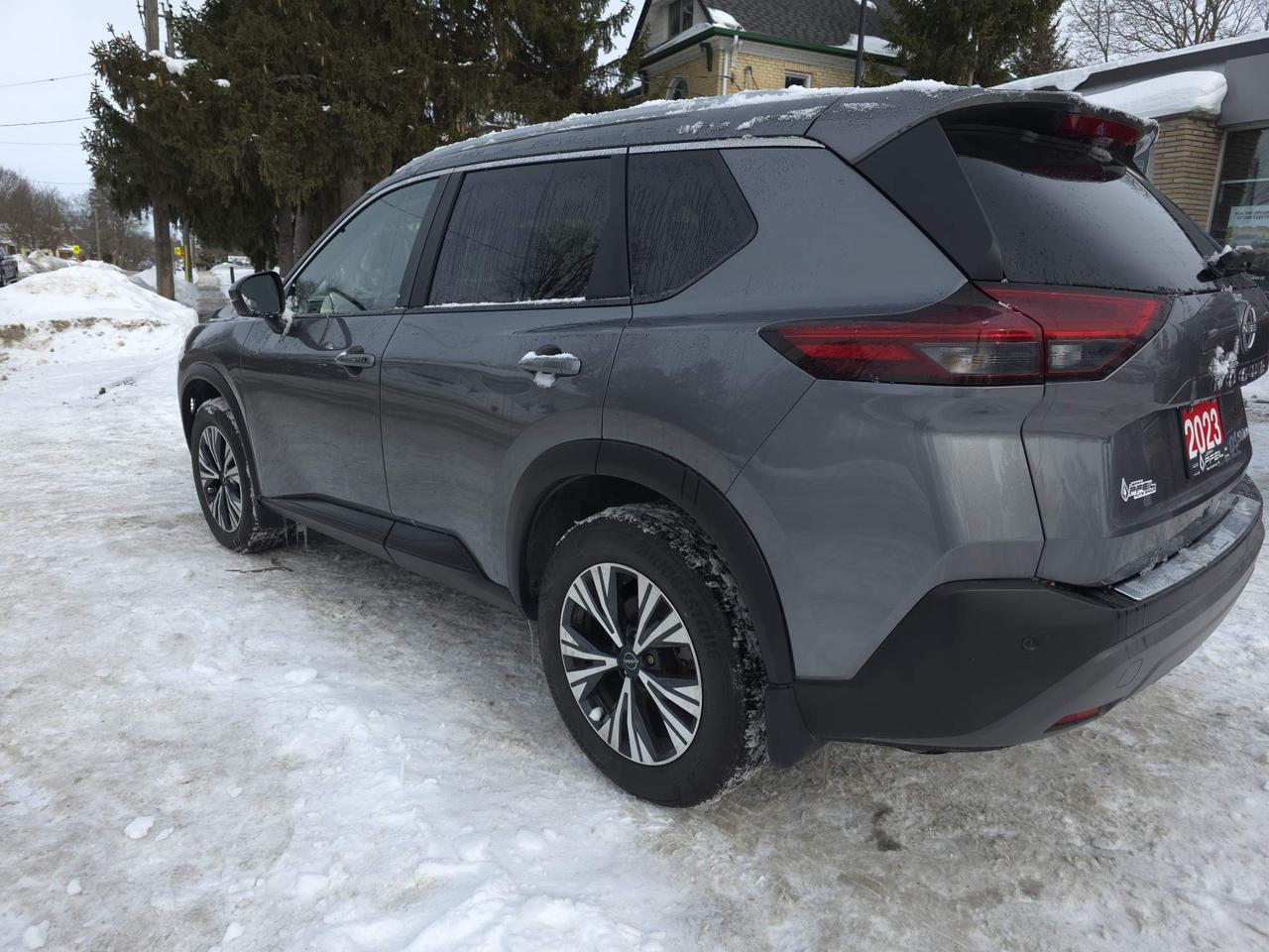 2023 Nissan Rogue SV Moonroof SUNROOF, REMOTE START Photo