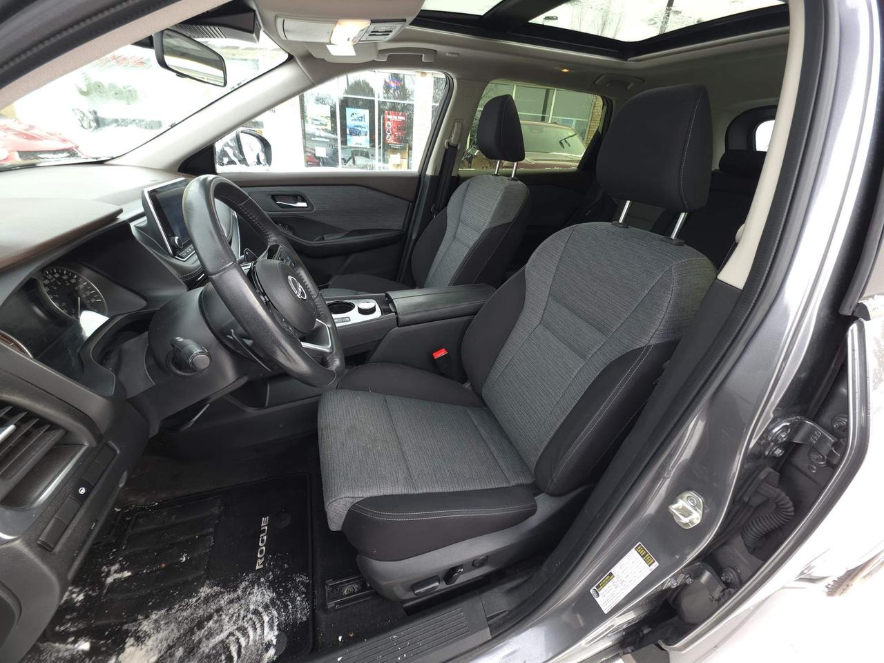 2023 Nissan Rogue SV Moonroof SUNROOF, REMOTE START Photo