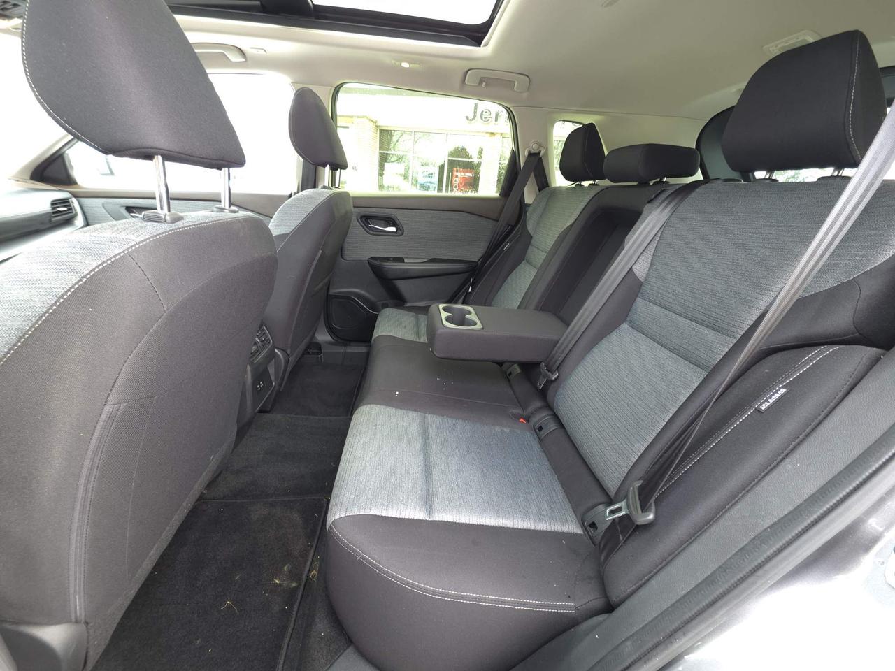 2023 Nissan Rogue SV Moonroof SUNROOF, REMOTE START Photo