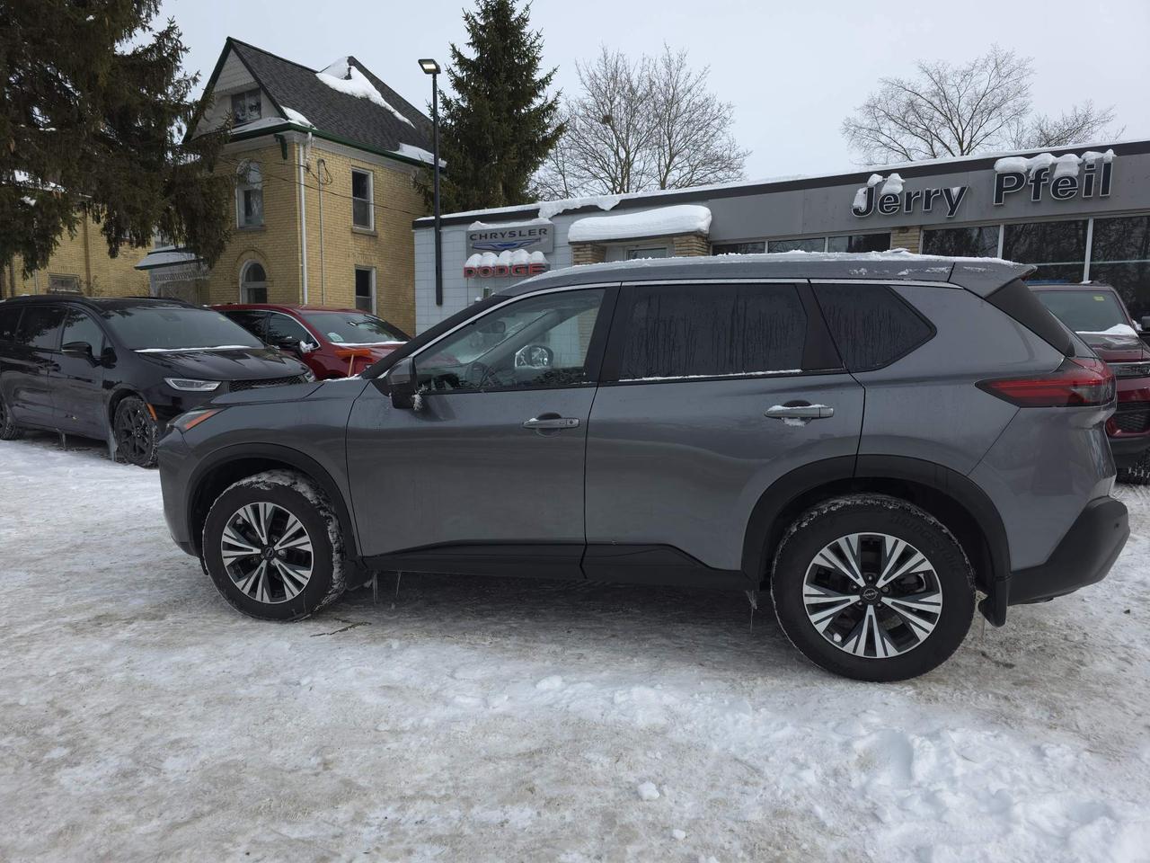 2023 Nissan Rogue SV Moonroof SUNROOF, REMOTE START Photo