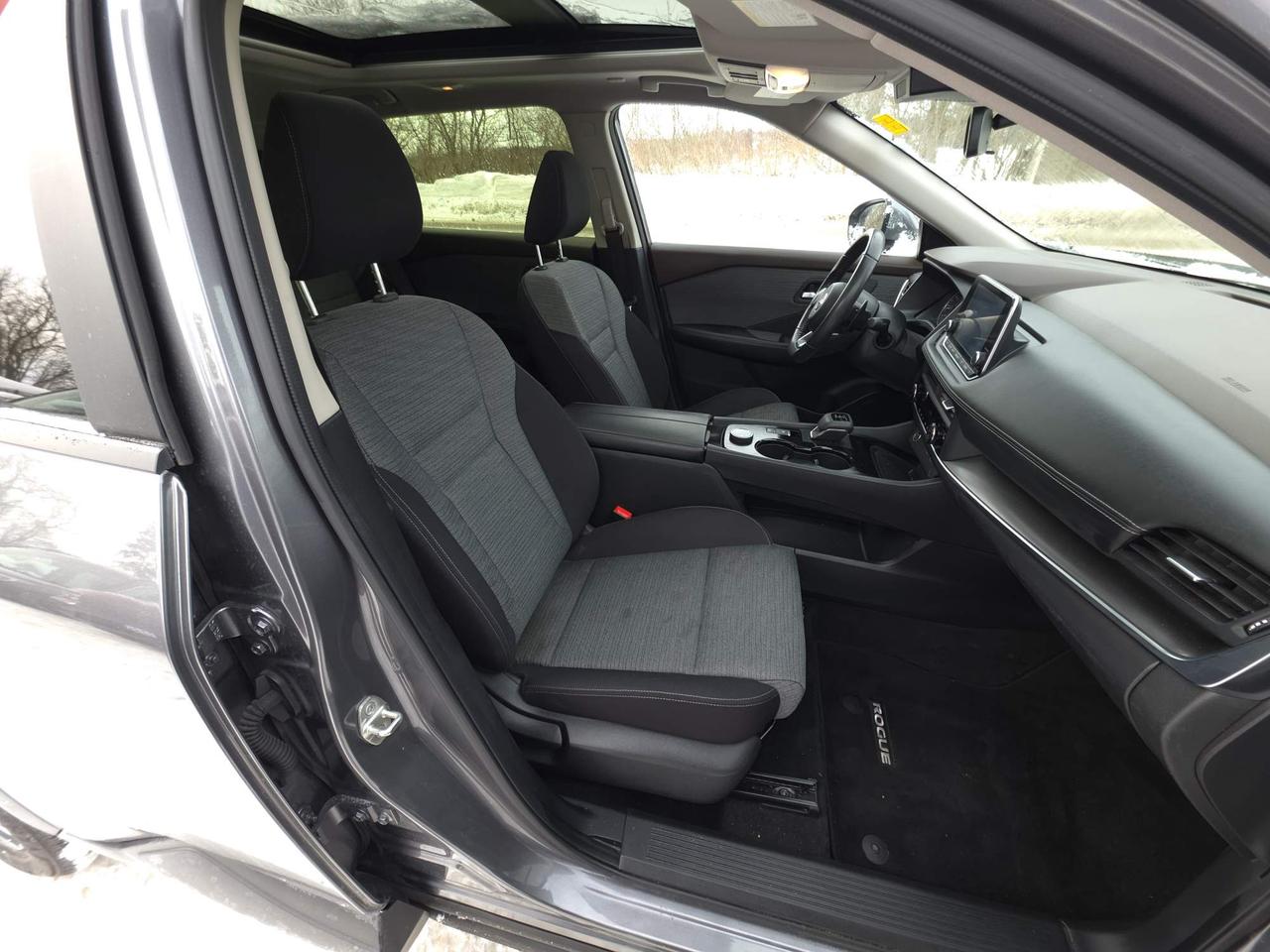 2023 Nissan Rogue SV Moonroof SUNROOF, REMOTE START Photo