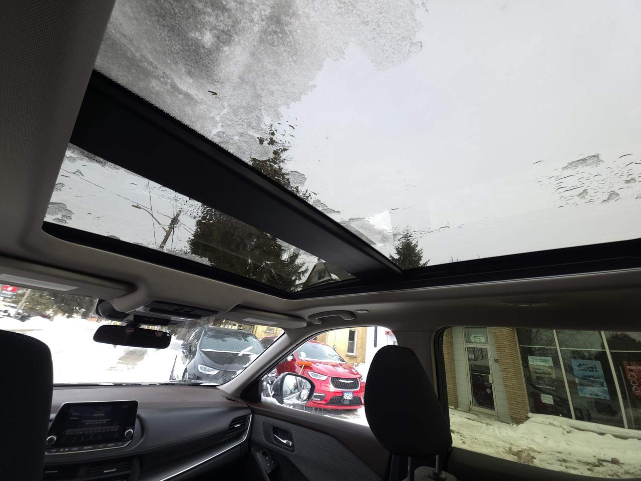 2023 Nissan Rogue SV Moonroof SUNROOF, REMOTE START Photo