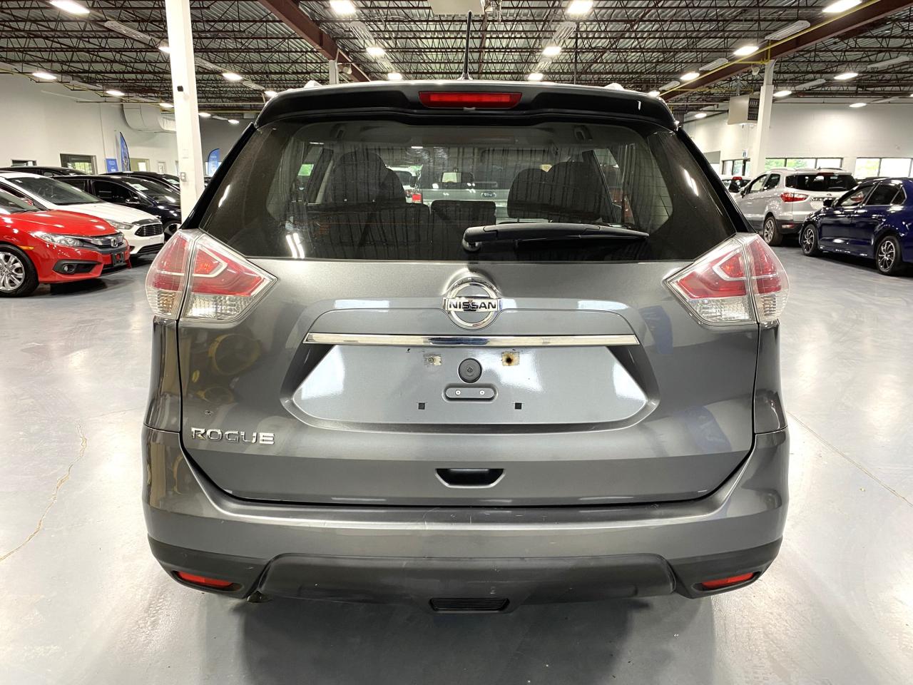 2016 Nissan Rogue S - Photo #4