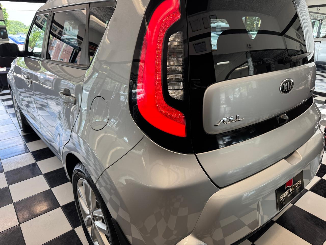 2016 Kia Soul EX+New Tires+Camera+Heated Seats+CLEAN CARFAX Photo99