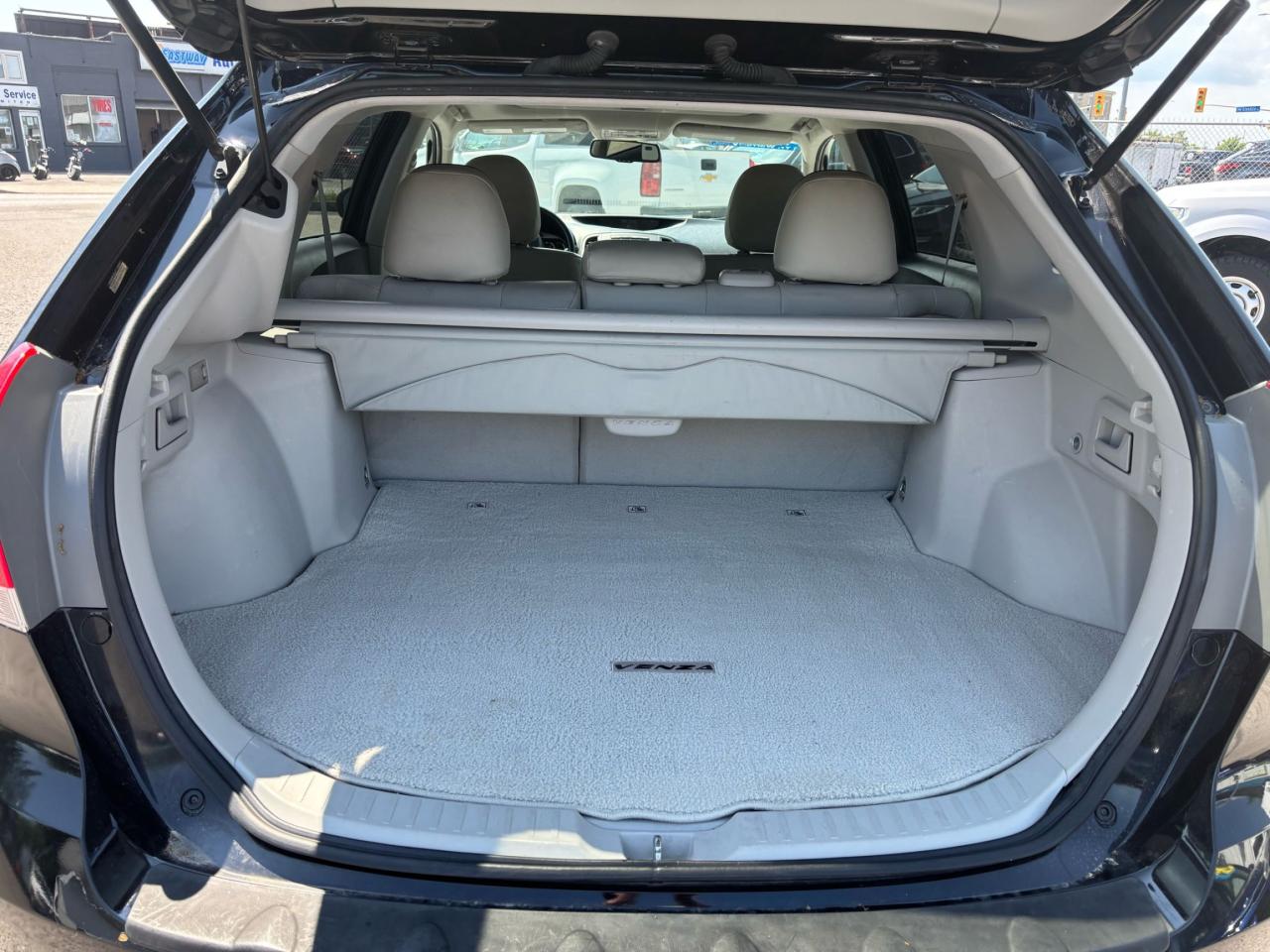 2009 Toyota Venza XLE, Leather, Panoramic Sunroof, New Tires