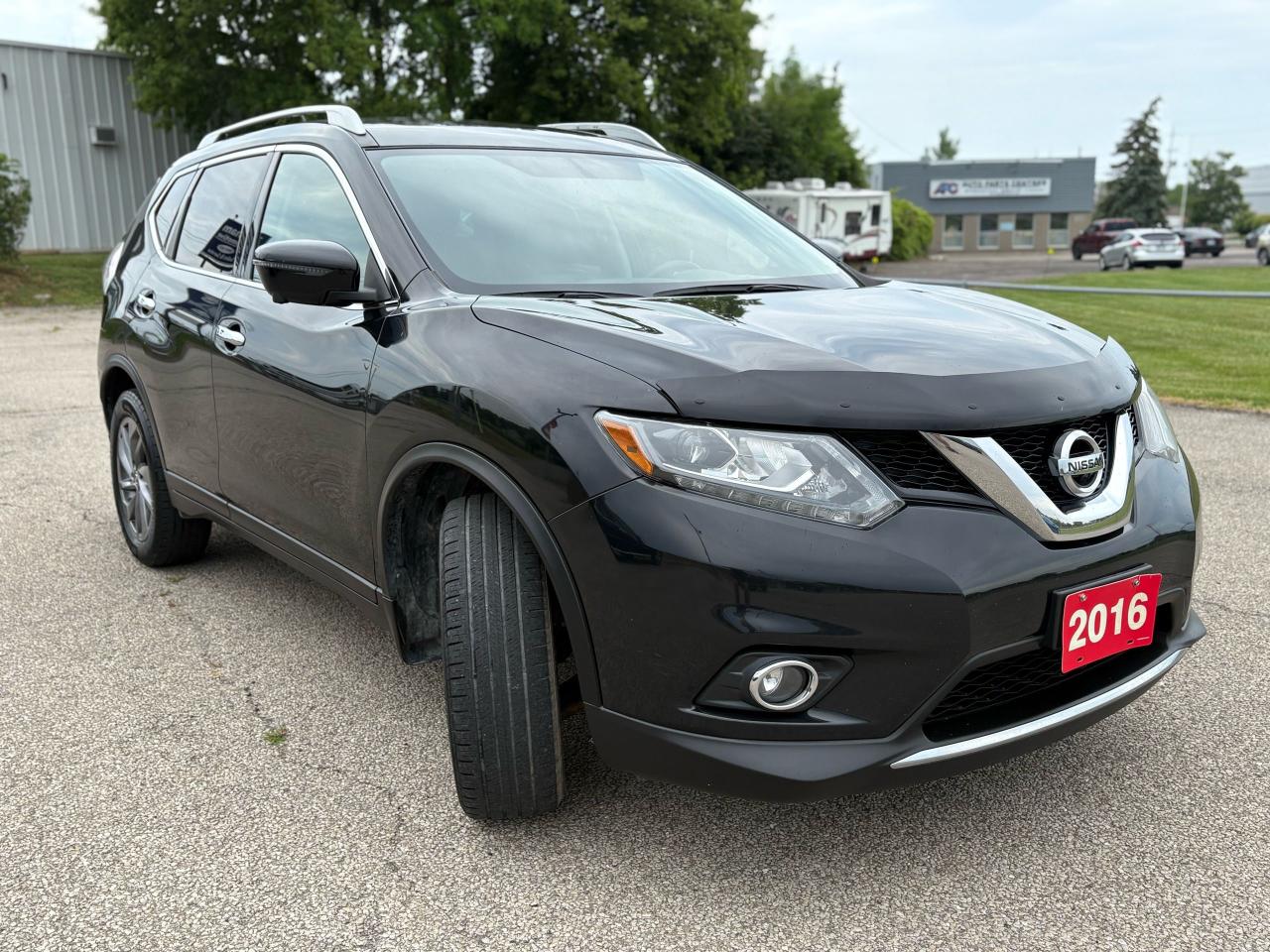 2016 Nissan Rogue SL Photo2