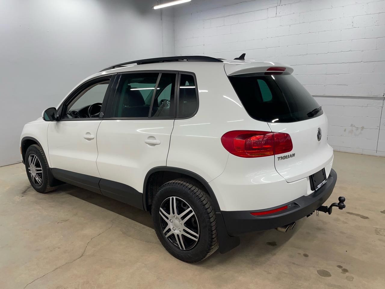2017 Volkswagen Tiguan 4MOTION 4dr Wolfsburg Edition Photo4