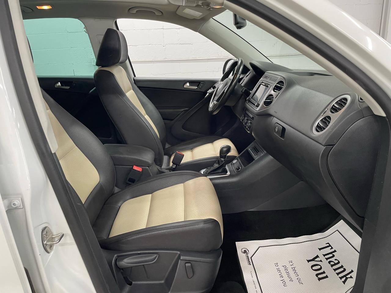 2017 Volkswagen Tiguan 4MOTION 4dr Wolfsburg Edition Photo16