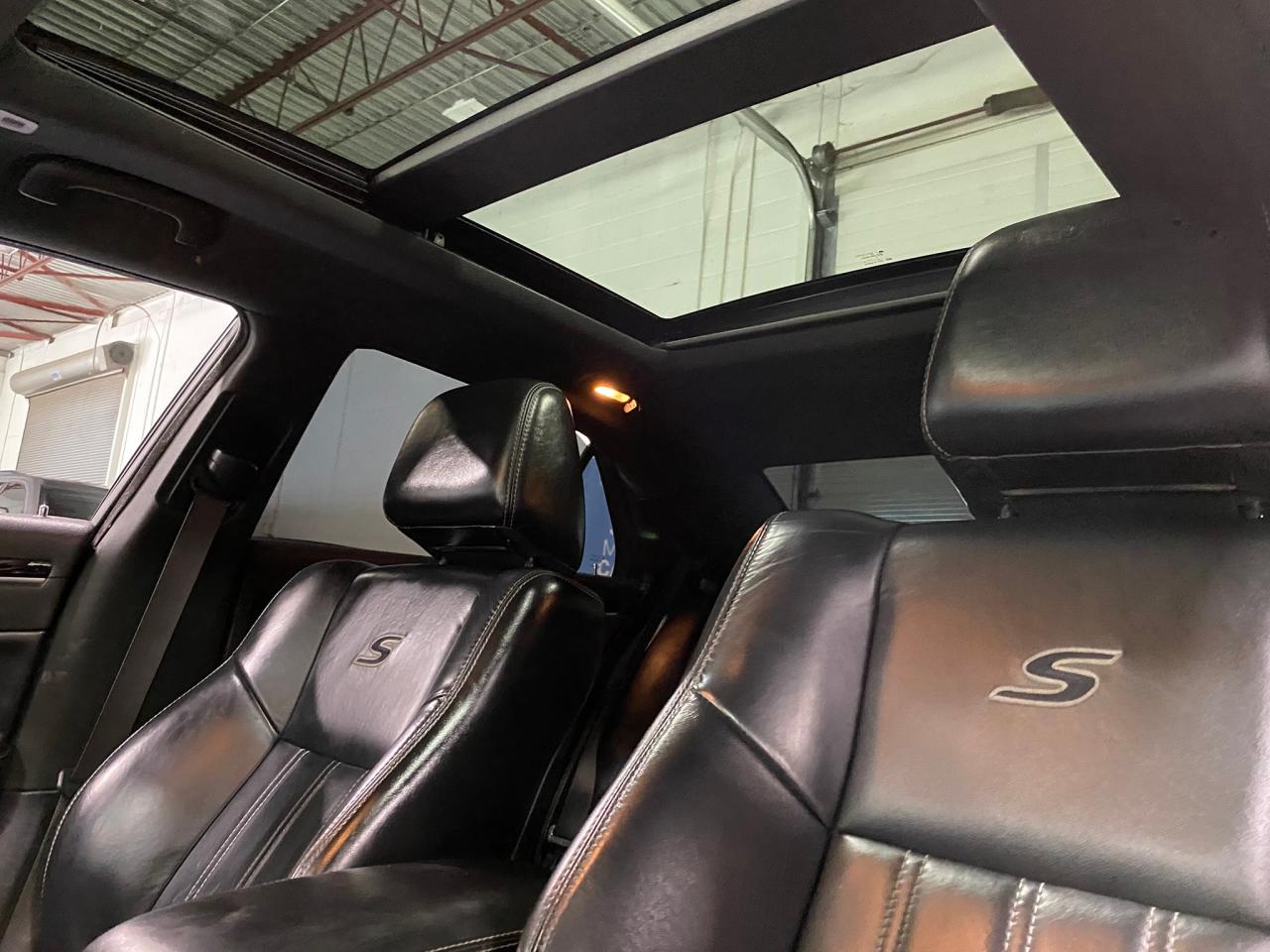 2017 Chrysler 300 300S - Photo #16