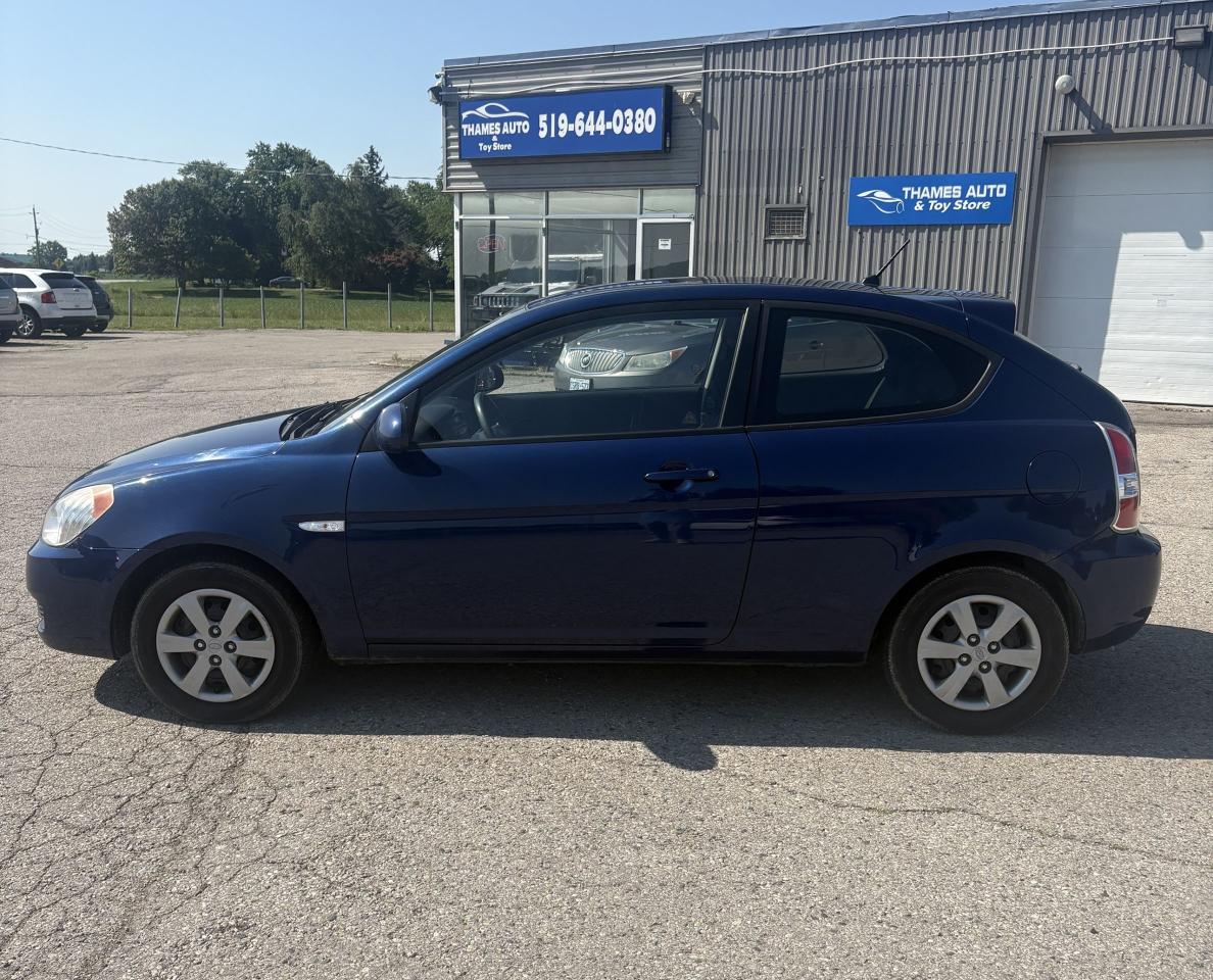 2009 Hyundai Accent AUTO GL - Photo #2