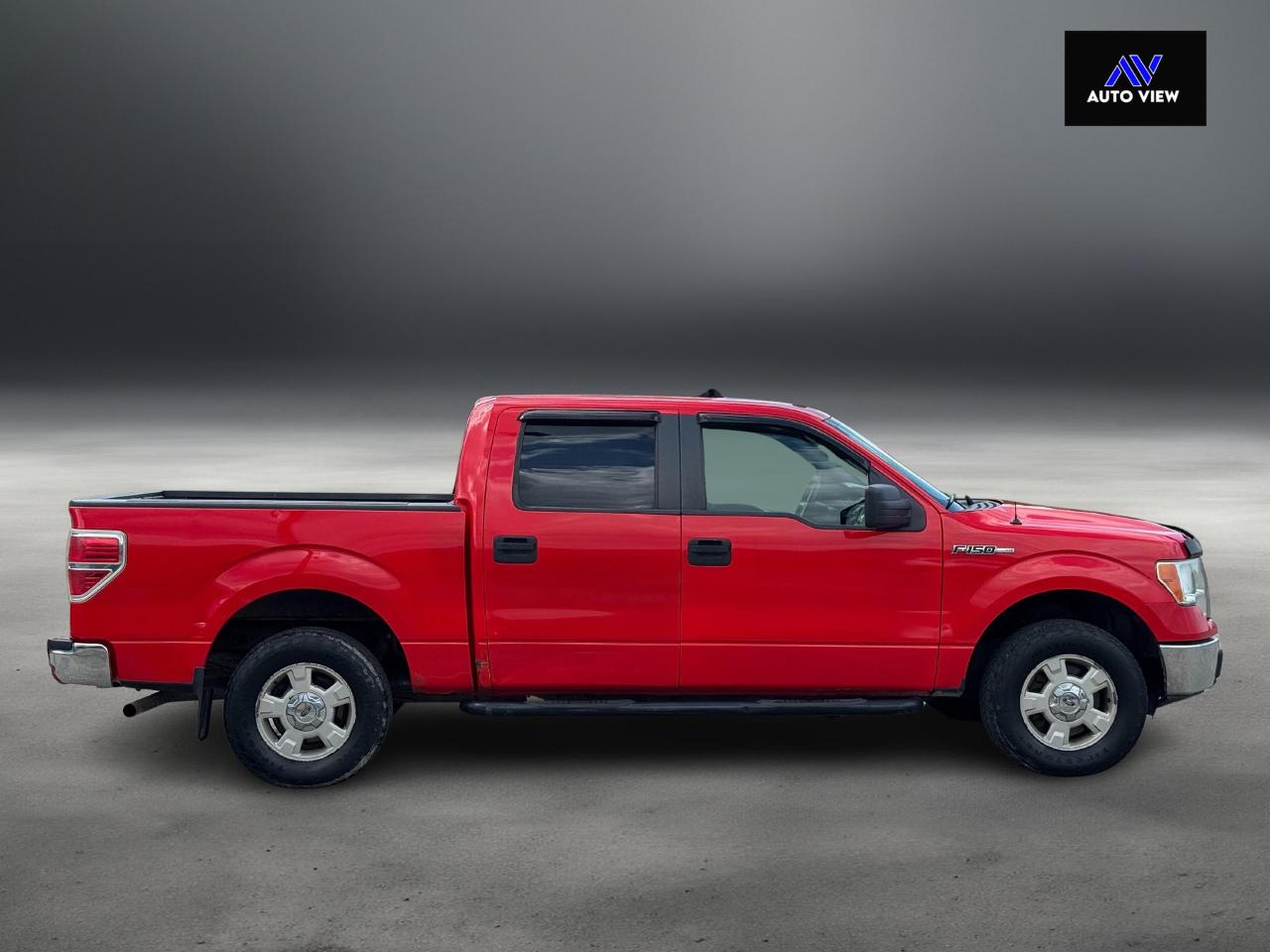 2011 Ford F-150 XL FX2 **CREW CAB / 5.5FT BOX** - Photo #4