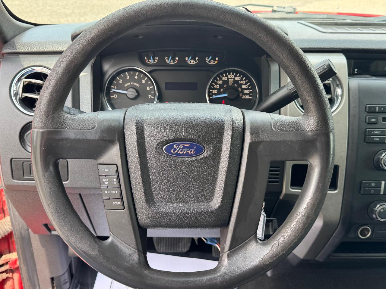 2011 Ford F-150 XL FX2 **CREW CAB / 5.5FT BOX** - Photo #19