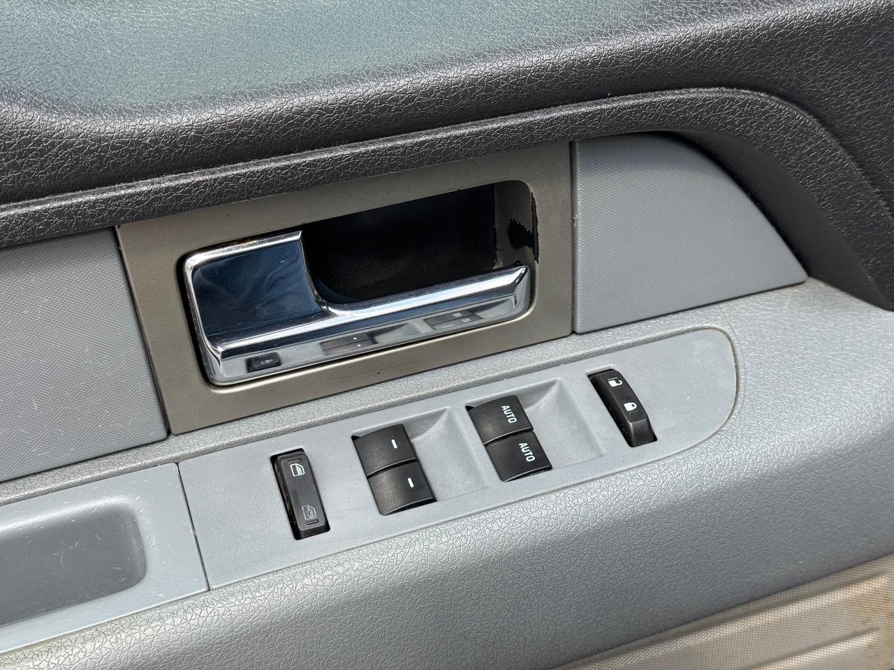 2011 Ford F-150 XL FX2 **CREW CAB / 5.5FT BOX** - Photo #24