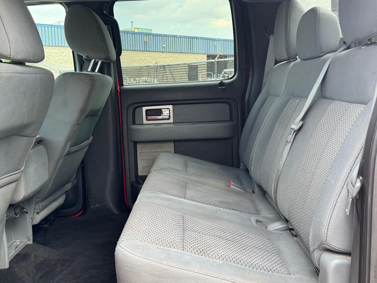 2011 Ford F-150 XL FX2 **CREW CAB / 5.5FT BOX** - Photo #27