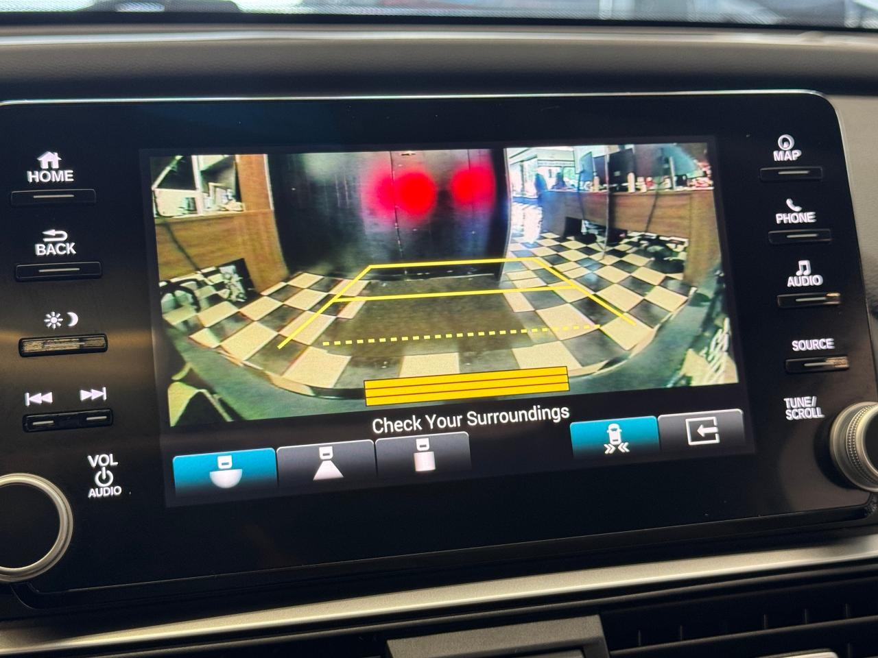 2018 Honda Accord Touring+Adaptive Cruise+Cooled Seats+CLEAN CARFAX Photo16