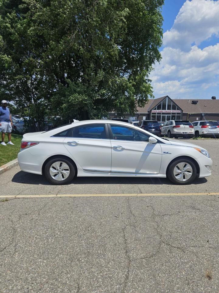 2013 Hyundai Sonata Hybrid 4dr Sdn - Photo #11
