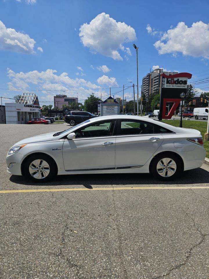 2013 Hyundai Sonata Hybrid 4dr Sdn - Photo #12