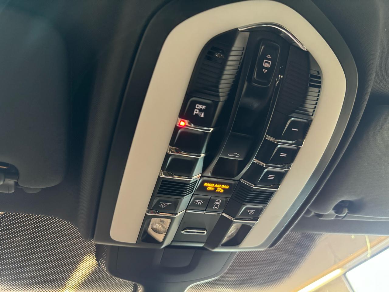 2017 Porsche Cayenne PLATINUM EDITION|NAV|BACKUP|PANO|BOSE|ONE OWNER| - Photo #25