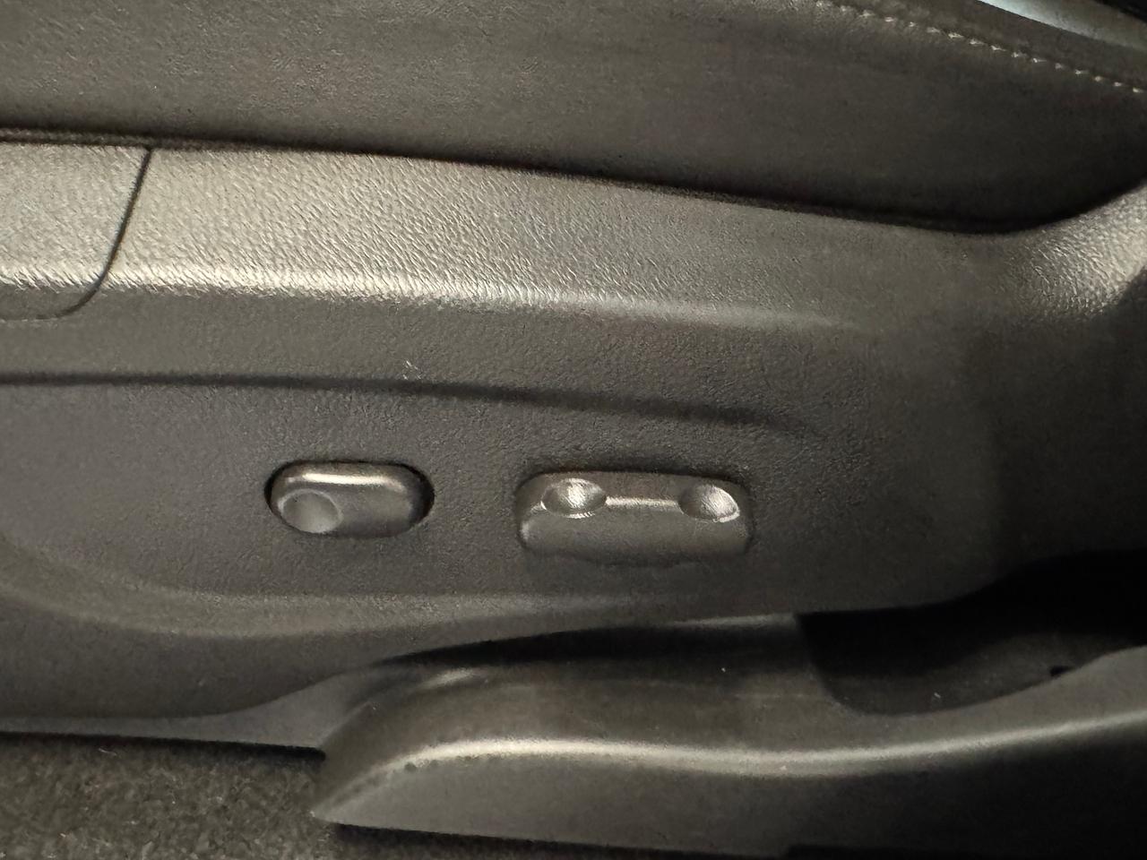 2017 Buick Encore Preferred+ApplePlay+Camera+A/C+CLEAN CARFAX Photo