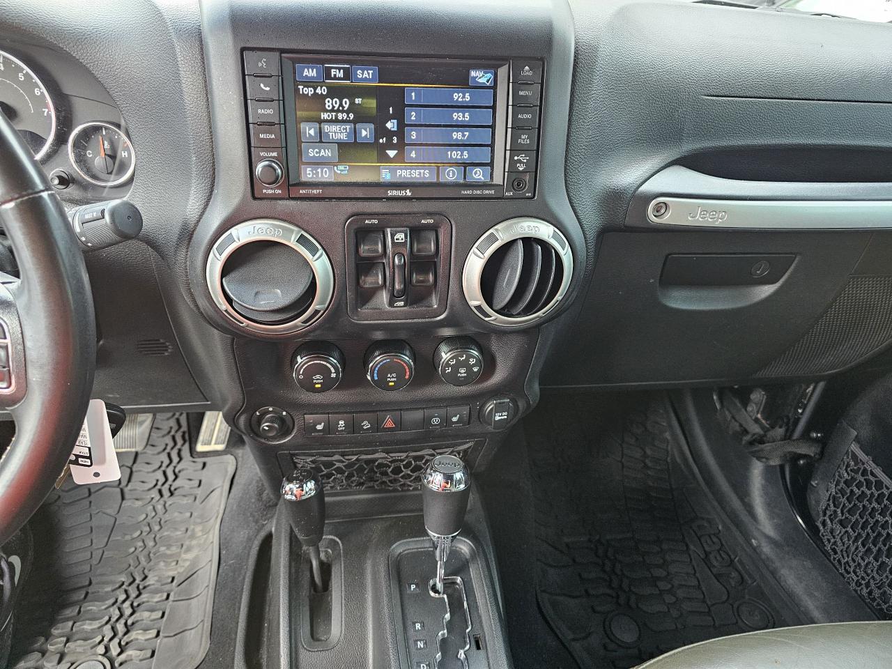 2018 Jeep Wrangler Sahara 4x4, AUTO, LEATHER, A/C, POWER GROUP, 211KM - Photo #13