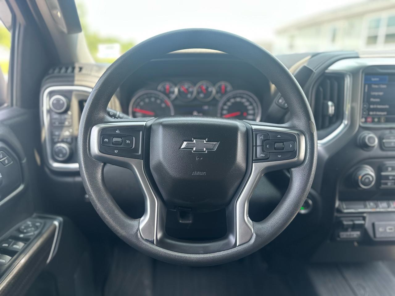 2019 Chevrolet Silverado RST 1500 CREWCAB Photo5