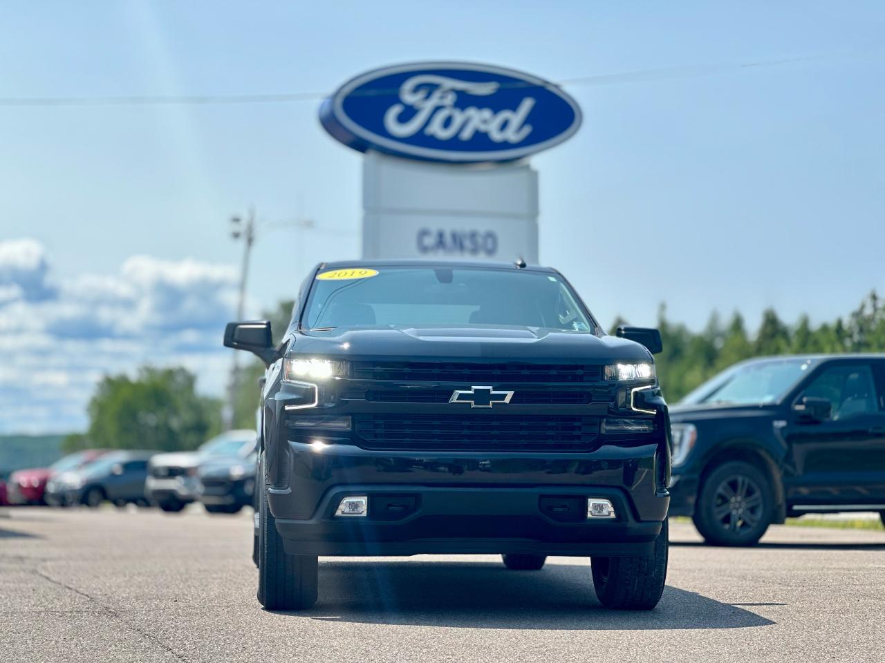2019 Chevrolet Silverado RST 1500 CREWCAB Photo