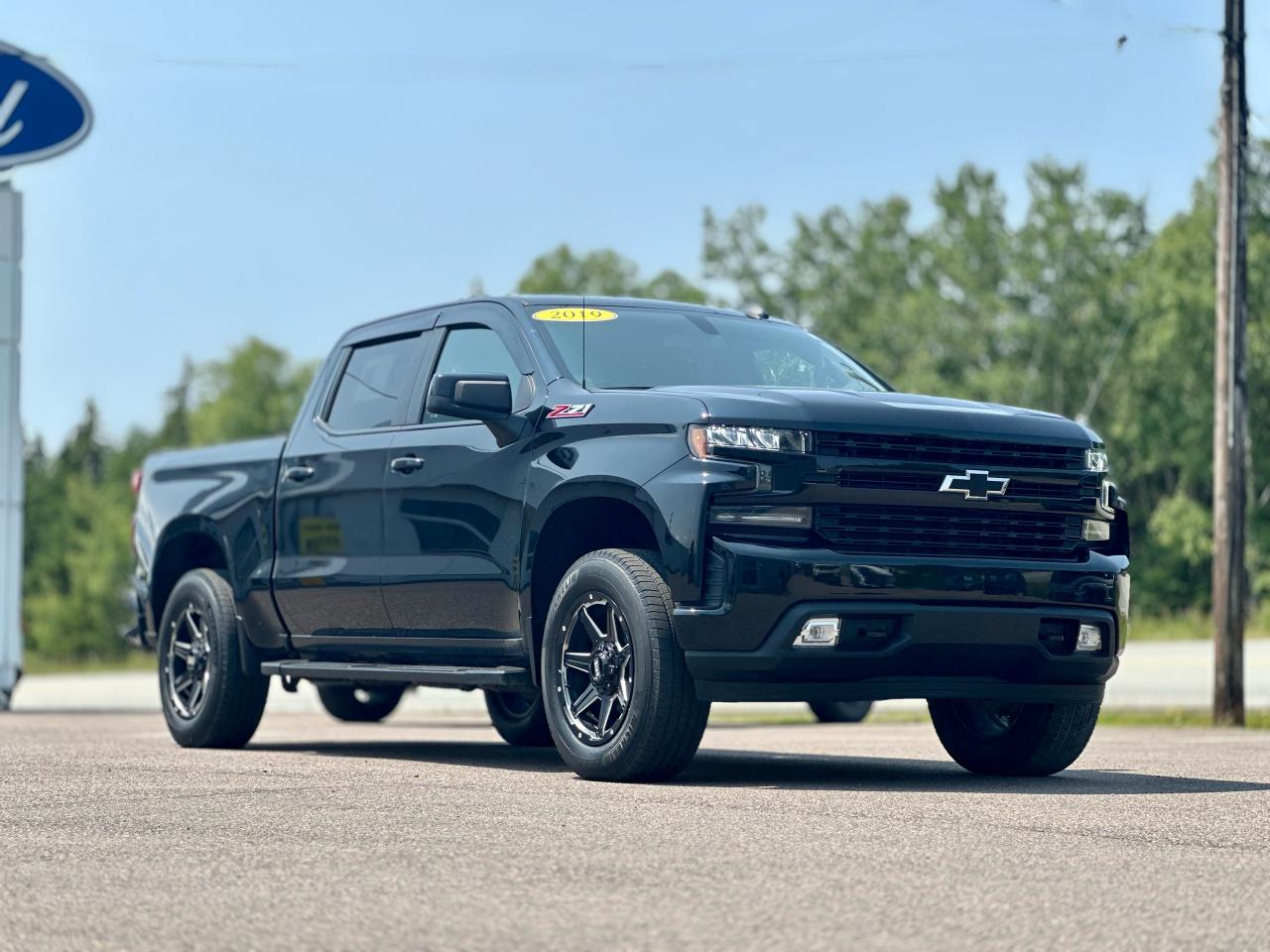 2019 Chevrolet Silverado RST 1500 CREWCAB Photo5