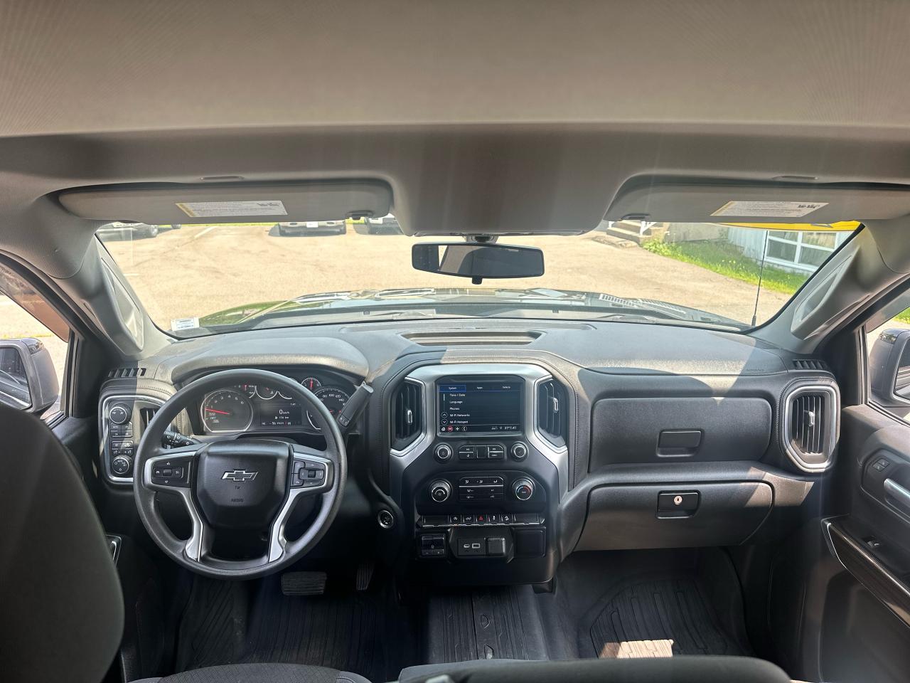 2019 Chevrolet Silverado RST 1500 CREWCAB Photo5