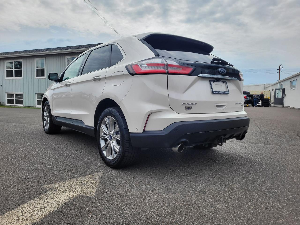 2019 Ford Edge TITANIUM AWD W/ MOONROOF Photo3