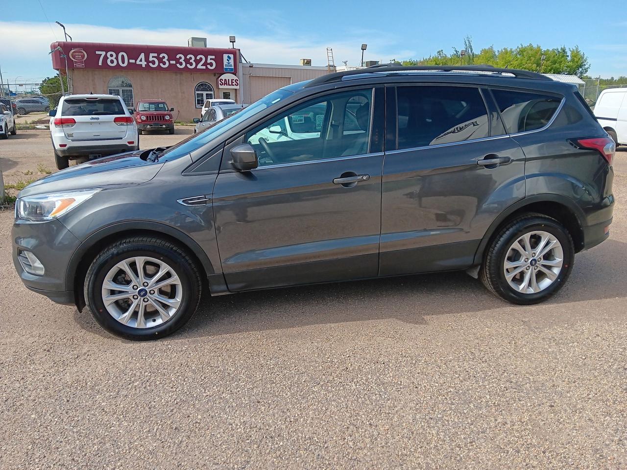 2018 Ford Escape SE AWD Htd Seats, BU Cam, Power Seat, Park Assist - Photo #4