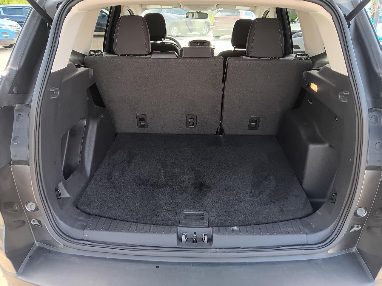 2018 Ford Escape SE AWD Htd Seats, BU Cam, Power Seat, Park Assist - Photo #8