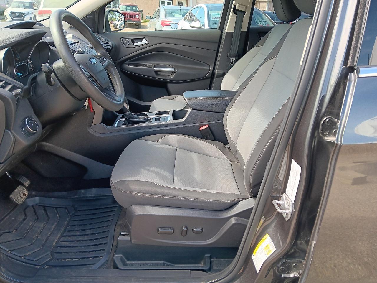 2018 Ford Escape SE AWD Htd Seats, BU Cam, Power Seat, Park Assist - Photo #14