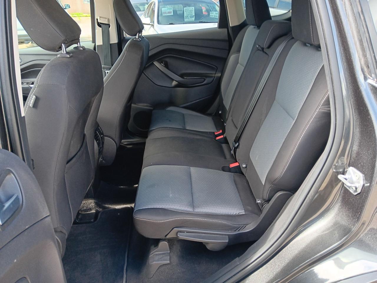2018 Ford Escape SE AWD Htd Seats, BU Cam, Power Seat, Park Assist - Photo #16