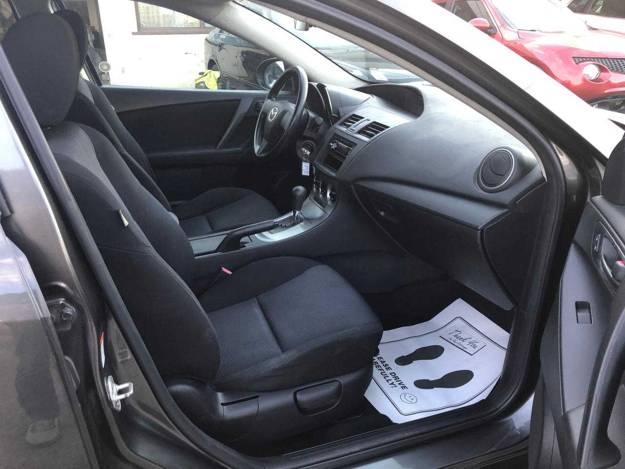 2011 Mazda MAZDA3 GX - Photo #8