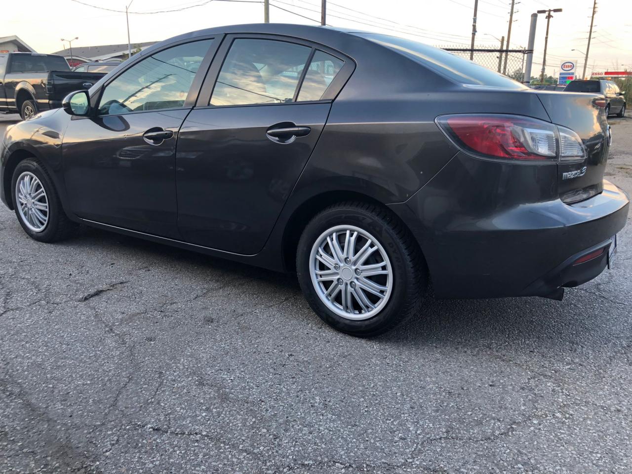 2011 Mazda MAZDA3 GX - Photo #3