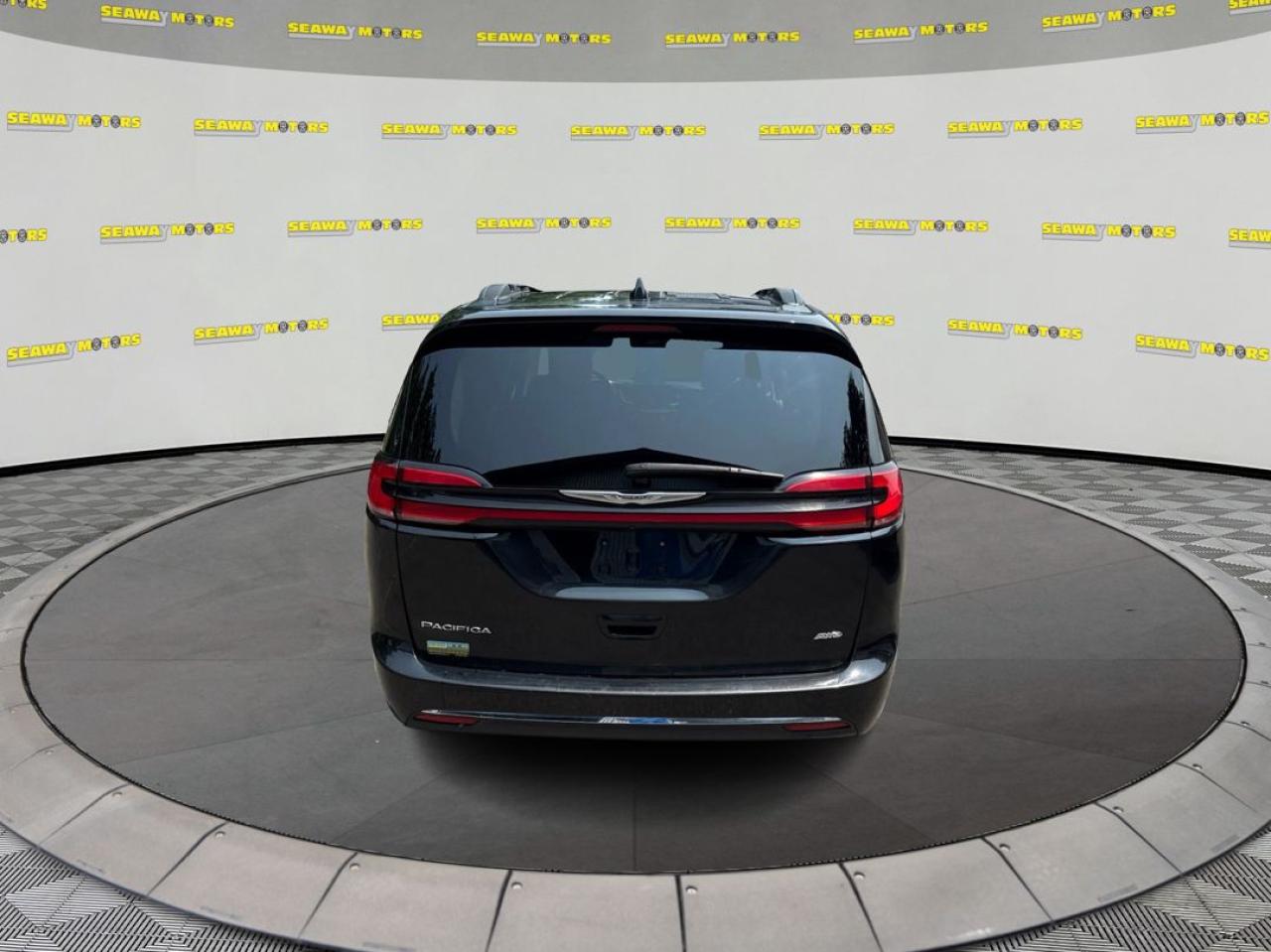 2022 Chrysler Pacifica Touring L - Photo #4
