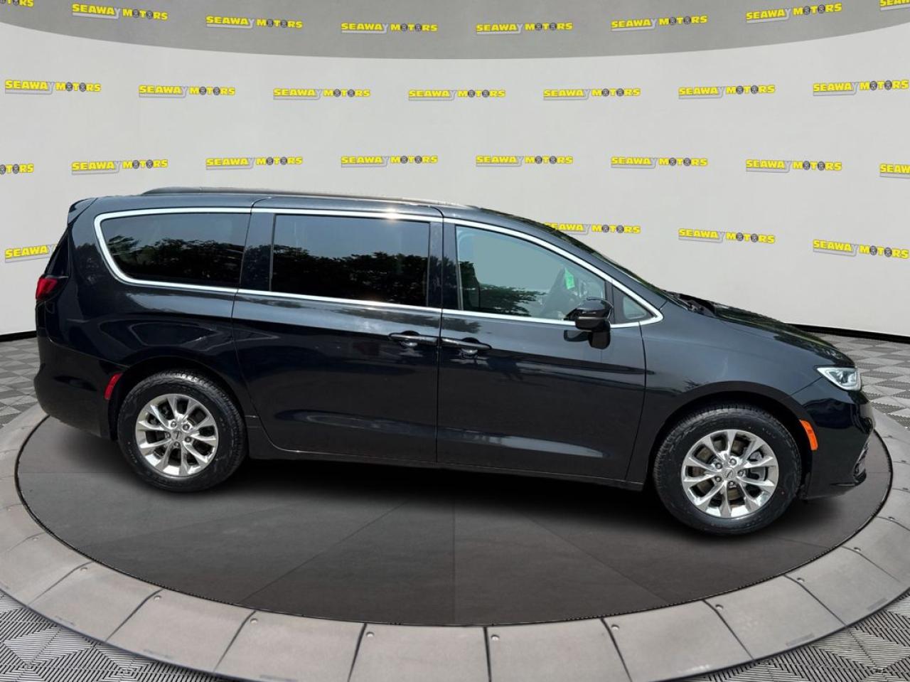 2022 Chrysler Pacifica Touring L - Photo #2