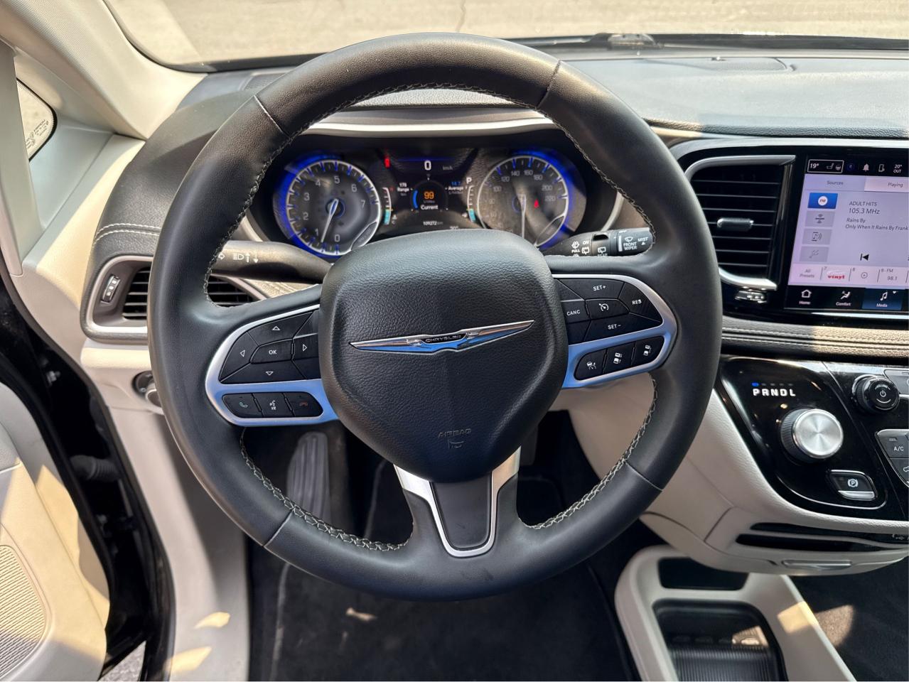 2022 Chrysler Pacifica Touring L - Photo #15