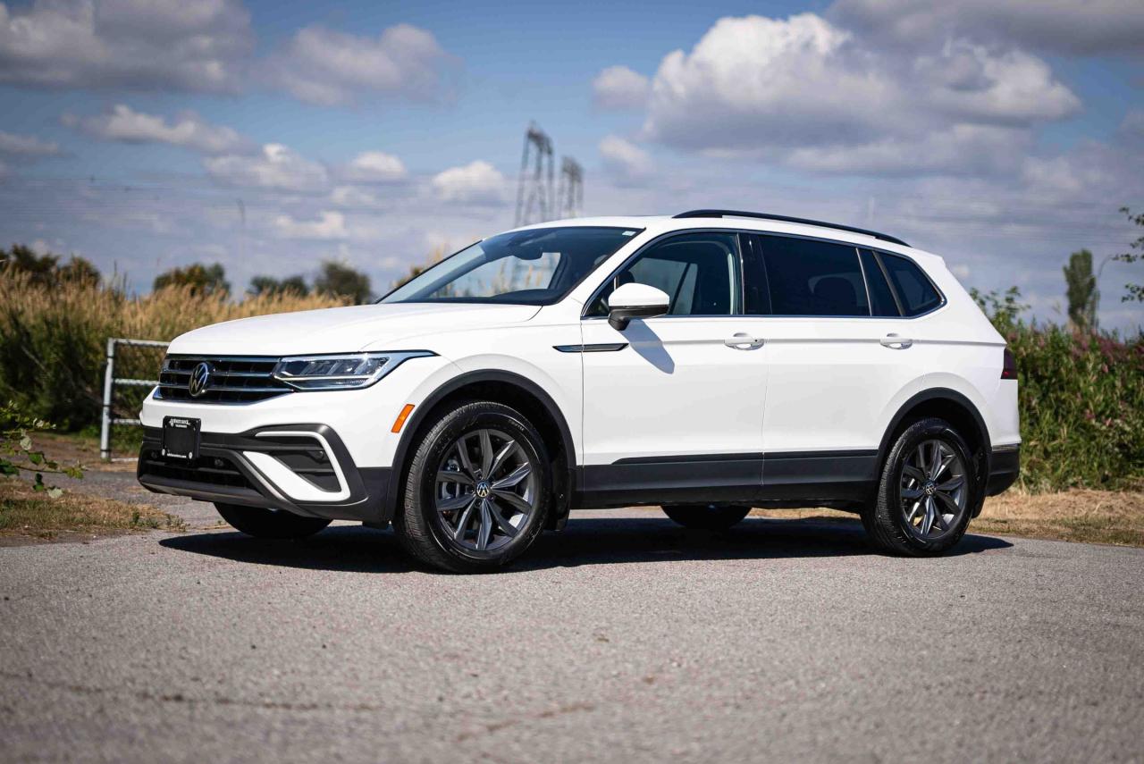 Used 2022 Volkswagen Tiguan Comfortline *PANORAMIC SUNROOF* LEATHER INTERIOR*BACKUP CAMERA* for sale in Surrey, BC