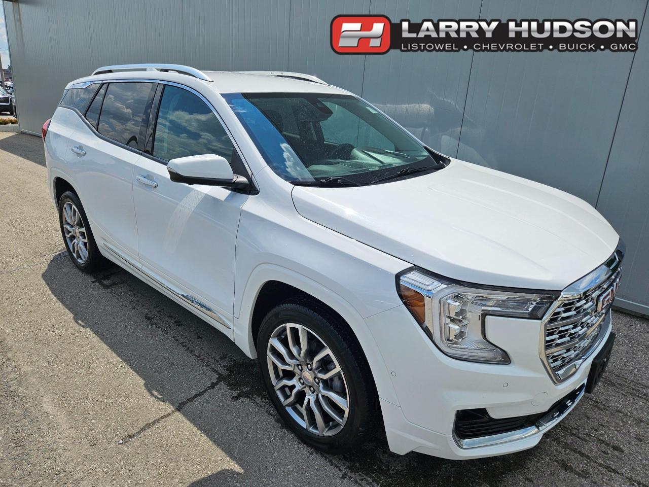 Used 2024 GMC Terrain One Owner | Denali | AWD | Navigation | 19