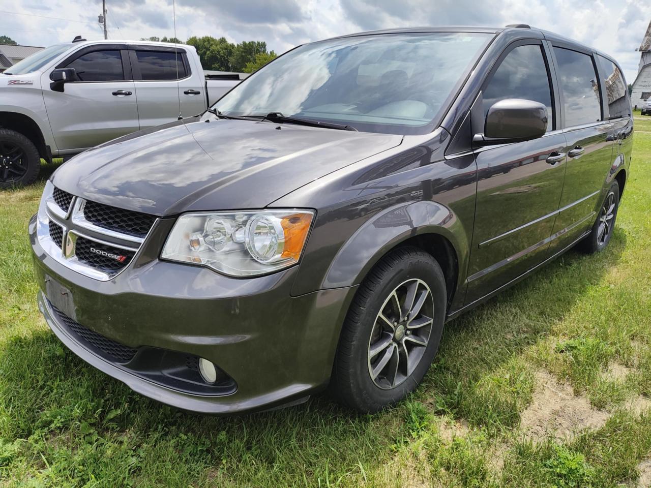 Used 2017 Dodge Grand Caravan SXT Premium Plus for sale in Pembroke, ON