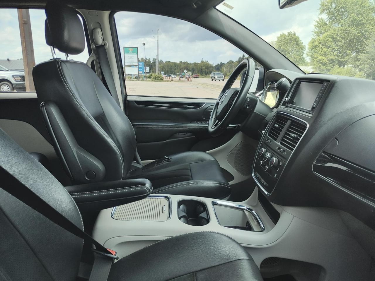2017 Dodge Grand Caravan SXT Premium Plus
