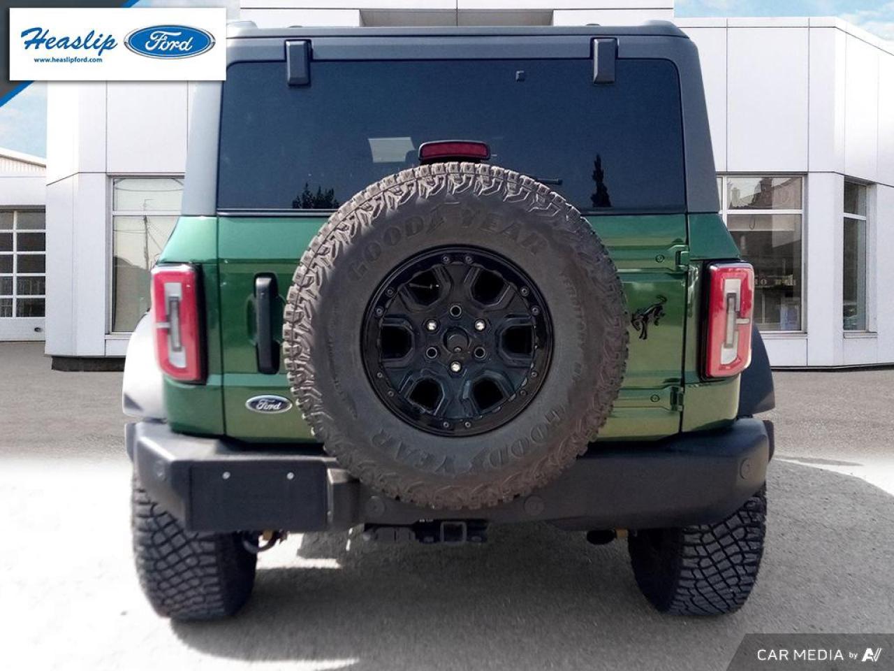 2022 Ford Bronco WildTrak Photo4