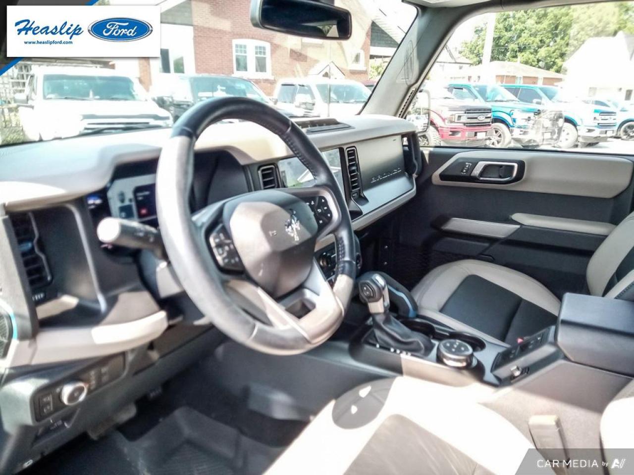 2022 Ford Bronco WildTrak Photo5