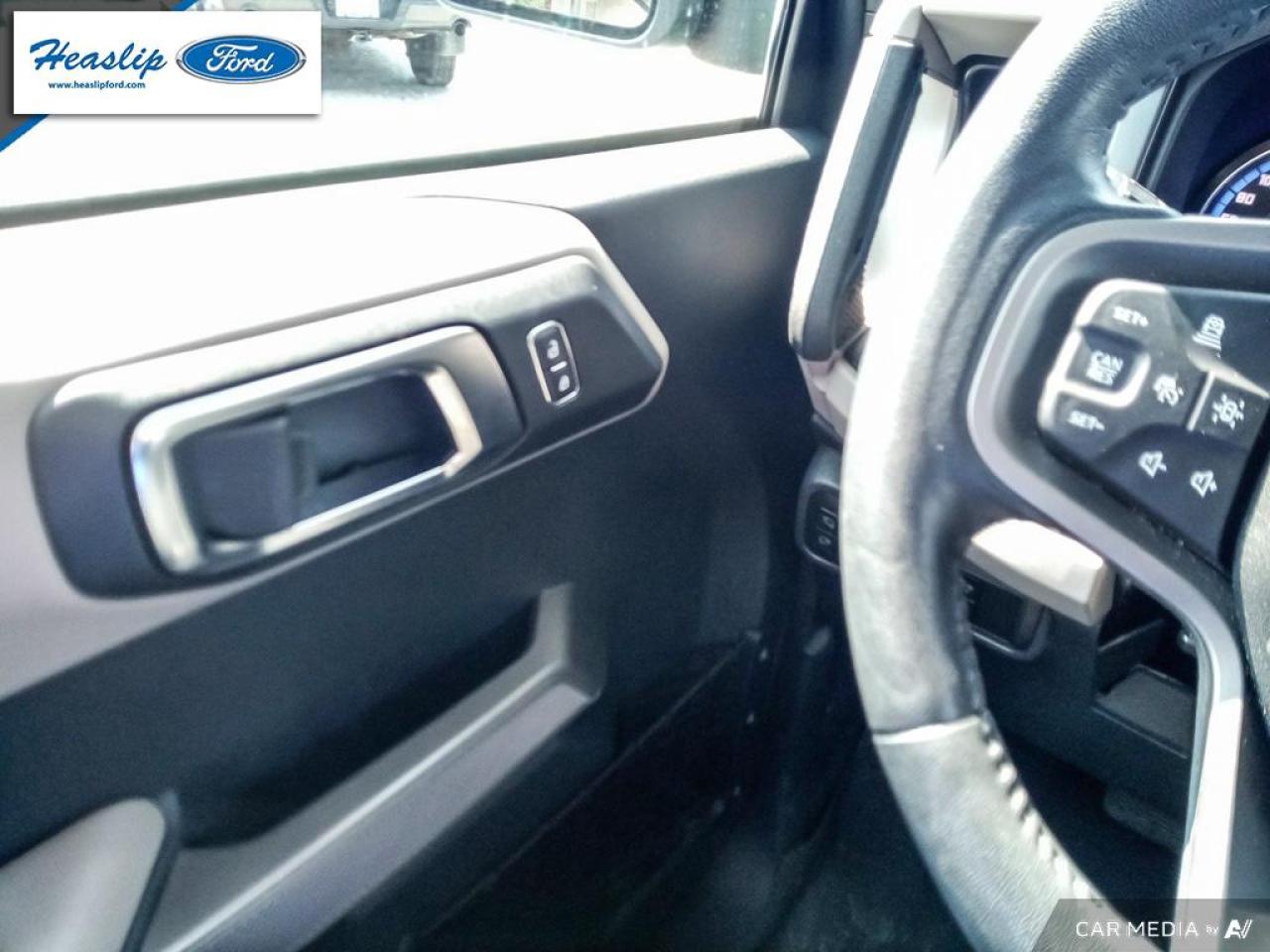 2022 Ford Bronco WildTrak Photo5